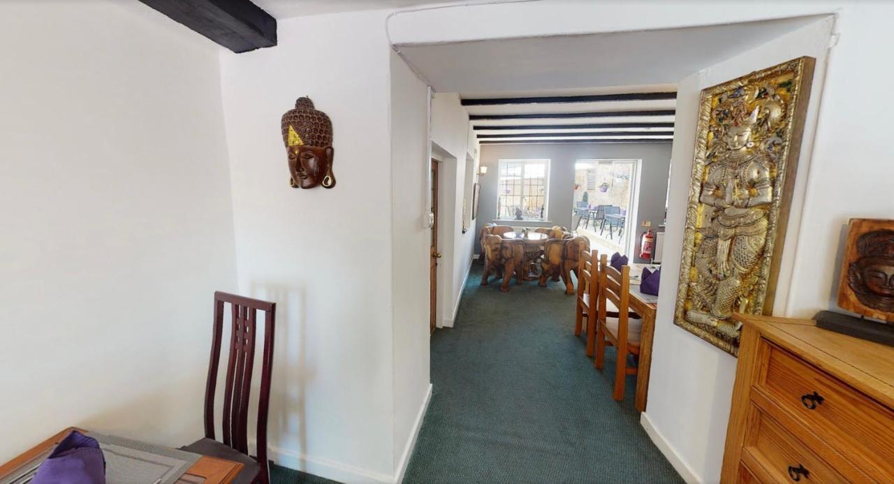 Siam Cottage Guesthouse Over 300 Years Old With Thai Restaurant Moreton-in-Marsh Exterior foto
