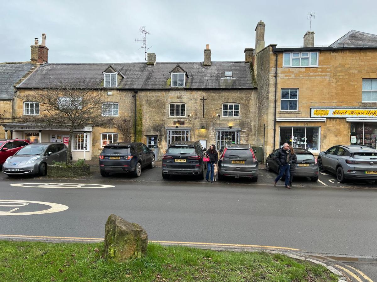Siam Cottage Guesthouse Over 300 Years Old With Thai Restaurant Moreton-in-Marsh Exterior foto